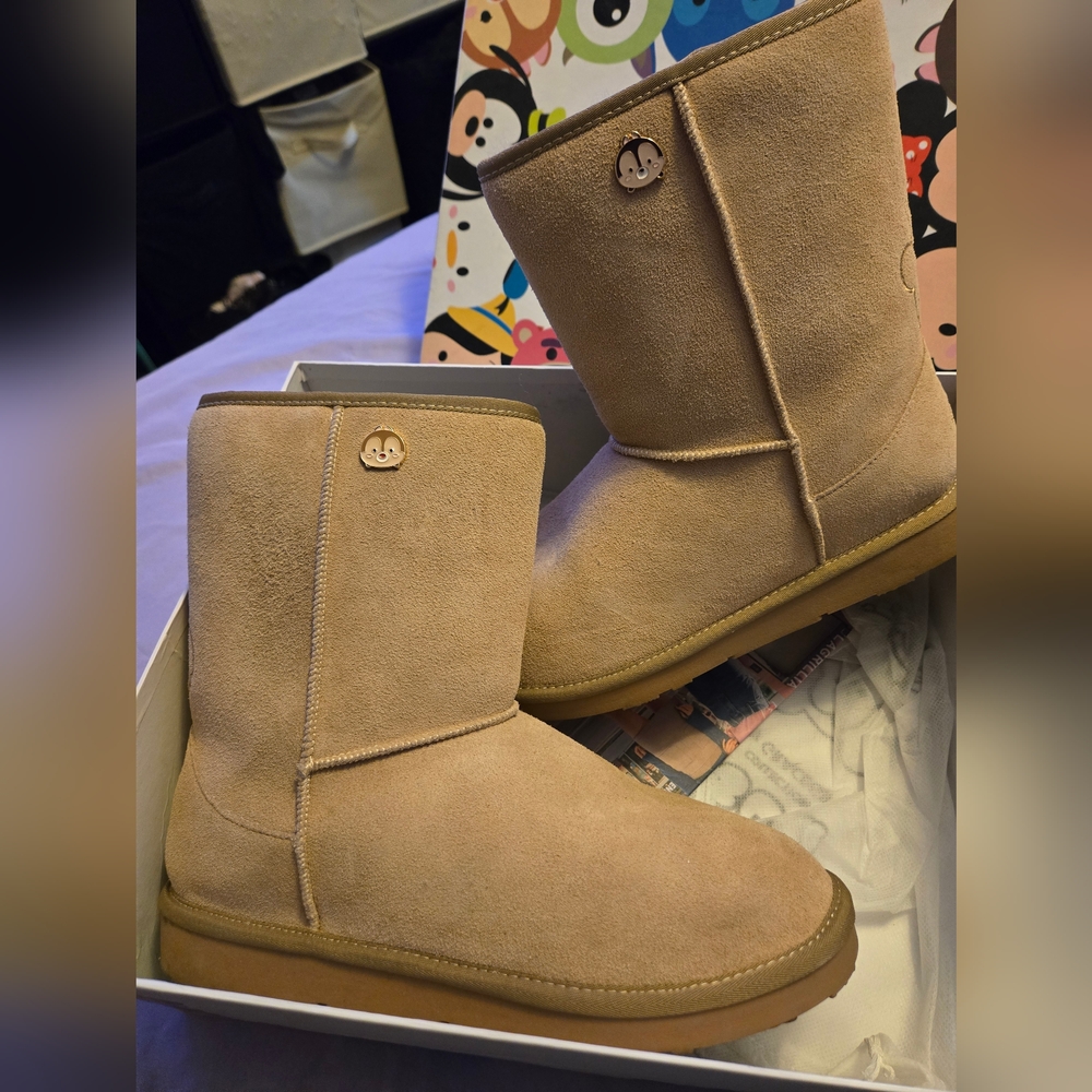 Disney Tsum Tsum winter boots sz 8